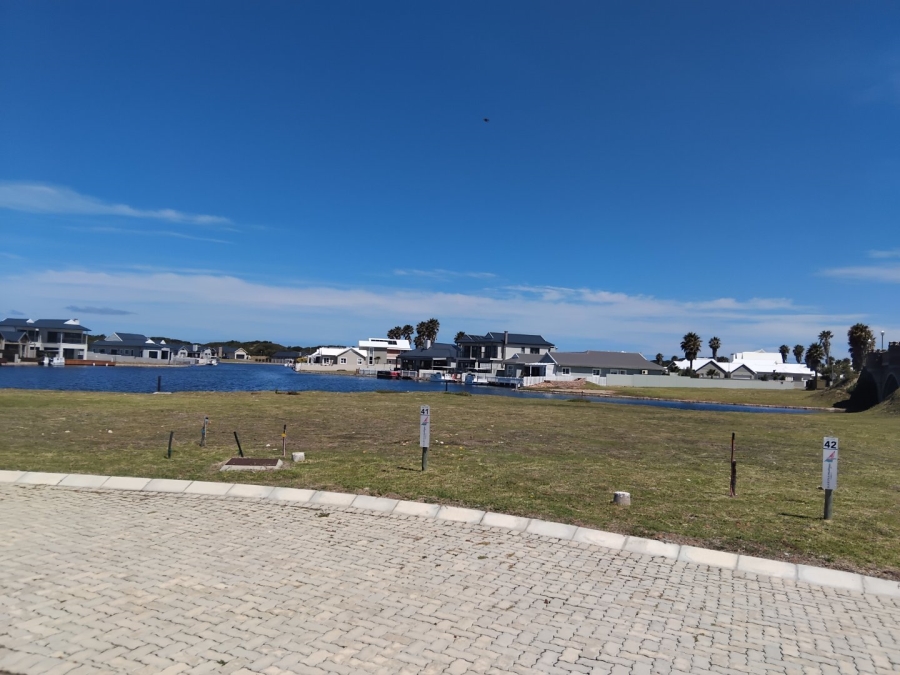 Commercial Property for Sale in Marina Martinique Eastern Cape